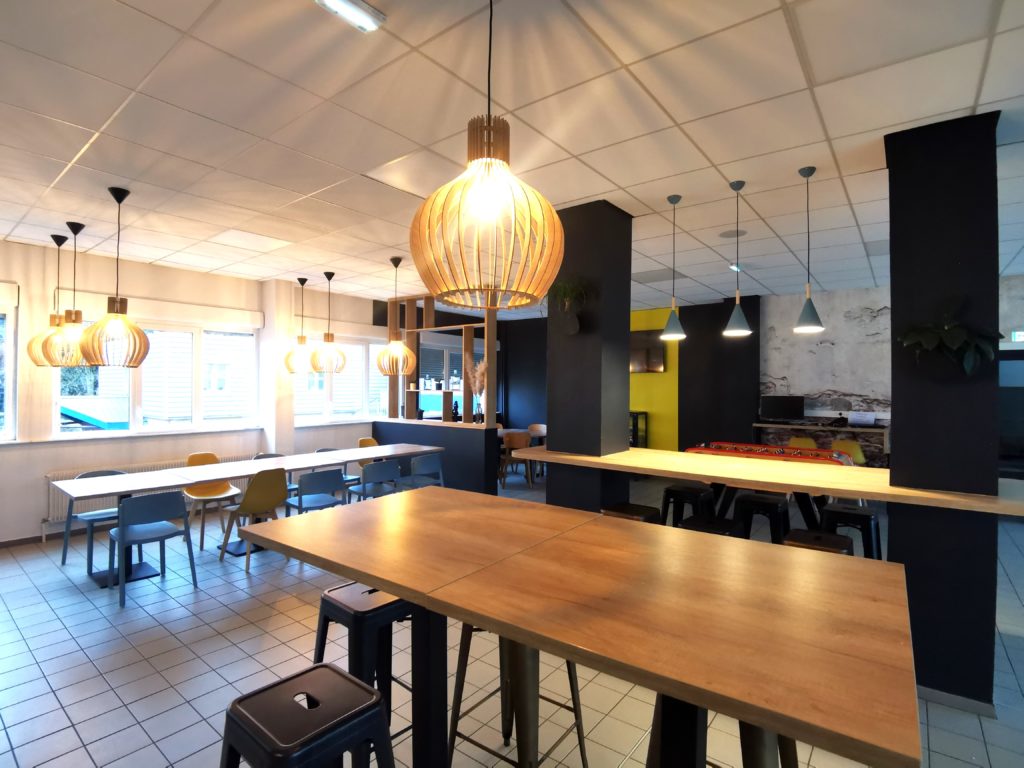 habitat jeunes self et salle de restauration
