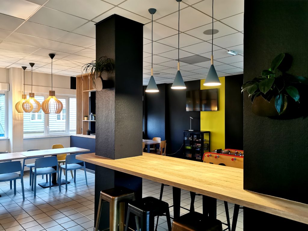 habitat jeunes self et salle de restauration
