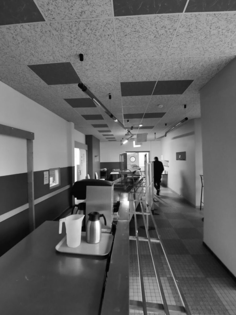 habitat jeunes self et salle de restauration avant